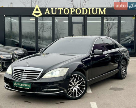 Черный Мерседес С Класс, объемом двигателя 3 л и пробегом 258 тыс. км за 17400 $, фото 1 на Automoto.ua