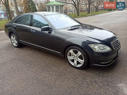 Мерседес С Класс 2012 в Запорожье на Automoto.ua Черный Мерседес С Класс, объемом двигателя 4.7 л и пробегом 298 тыс. км за 11800 $, фото 1 на Automoto.ua