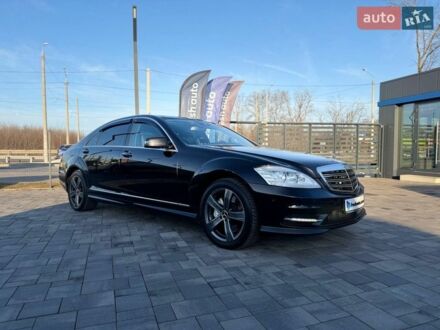 Черный Мерседес С Класс, объемом двигателя 3 л и пробегом 211 тыс. км за 25900 $, фото 1 на Automoto.ua