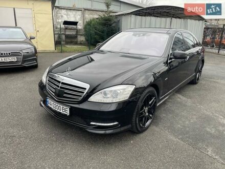 Черный Мерседес С Класс, объемом двигателя 3 л и пробегом 280 тыс. км за 19999 $, фото 1 на Automoto.ua