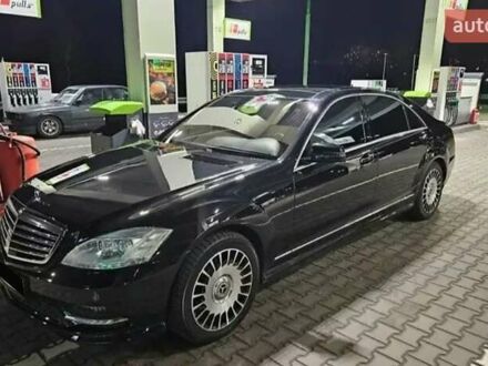 Черный Мерседес С Класс, объемом двигателя 4.7 л и пробегом 161 тыс. км за 21000 $, фото 1 на Automoto.ua