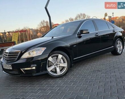 Чорний Мерседес С Клас, об'ємом двигуна 4.7 л та пробігом 218 тис. км за 17999 $, фото 1 на Automoto.ua