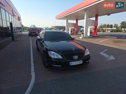 Черный Мерседес С Класс, объемом двигателя 4.66 л и пробегом 140 тыс. км за 22500 $, фото 1 на Automoto.ua