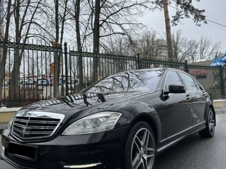 Черный Мерседес С Класс, объемом двигателя 4.66 л и пробегом 170 тыс. км за 17700 $, фото 1 на Automoto.ua