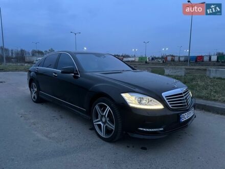 Черный Мерседес С Класс, объемом двигателя 4.66 л и пробегом 231 тыс. км за 18000 $, фото 1 на Automoto.ua