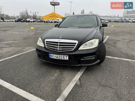 Черный Мерседес С Класс, объемом двигателя 4.66 л и пробегом 231 тыс. км за 17000 $, фото 1 на Automoto.ua