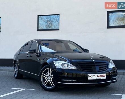 Черный Мерседес С Класс, объемом двигателя 3 л и пробегом 247 тыс. км за 18499 $, фото 1 на Automoto.ua