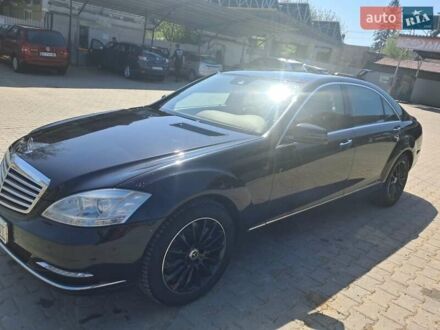 Чорний Мерседес С Клас, об'ємом двигуна 2.99 л та пробігом 323 тис. км за 19999 $, фото 1 на Automoto.ua