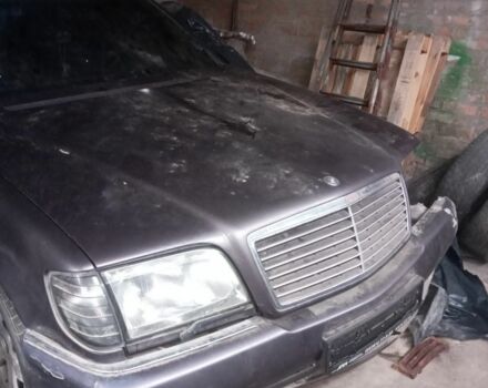 Фиолетовый Мерседес С Класс, объемом двигателя 5 л и пробегом 333 тыс. км за 3000 $, фото 2 на Automoto.ua