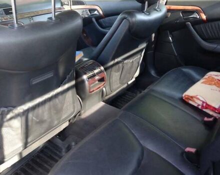 Фиолетовый Мерседес С Класс, объемом двигателя 3.2 л и пробегом 370 тыс. км за 4800 $, фото 2 на Automoto.ua