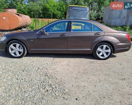 Коричневый Мерседес С Класс, объемом двигателя 4.7 л и пробегом 226 тыс. км за 20000 $, фото 6 на Automoto.ua