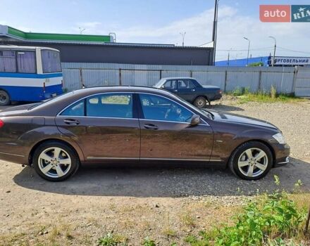 Коричневый Мерседес С Класс, объемом двигателя 4.7 л и пробегом 226 тыс. км за 20000 $, фото 2 на Automoto.ua