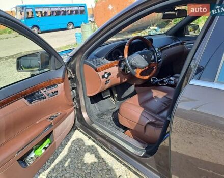 Коричневый Мерседес С Класс, объемом двигателя 4.7 л и пробегом 226 тыс. км за 20000 $, фото 10 на Automoto.ua