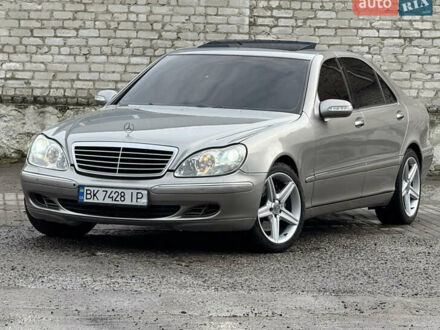 Коричневый Мерседес С Класс, объемом двигателя 5 л и пробегом 402 тыс. км за 6499 $, фото 1 на Automoto.ua