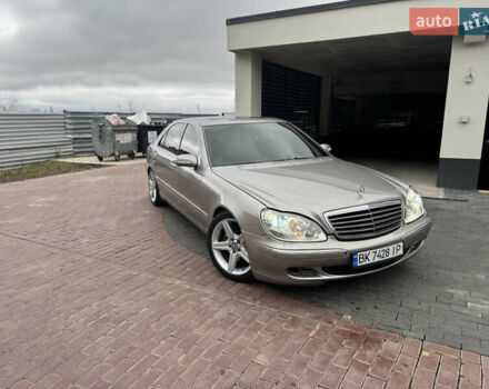 Коричневий Мерседес С Клас, об'ємом двигуна 4.97 л та пробігом 403 тис. км за 6999 $, фото 1 на Automoto.ua