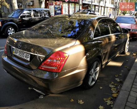 Коричневый Мерседес С Класс, объемом двигателя 5.46 л и пробегом 97 тыс. км за 15000 $, фото 1 на Automoto.ua