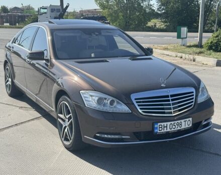 Коричневий Мерседес С Клас, об'ємом двигуна 4.7 л та пробігом 250 тис. км за 14500 $, фото 1 на Automoto.ua