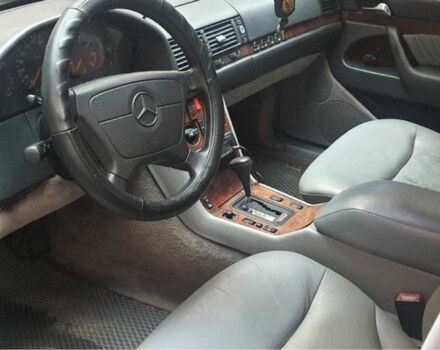 Красный Мерседес С Класс, объемом двигателя 5 л и пробегом 430 тыс. км за 6000 $, фото 6 на Automoto.ua