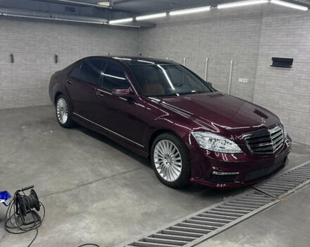 Красный Мерседес С Класс, объемом двигателя 5.51 л и пробегом 350 тыс. км за 15000 $, фото 1 на Automoto.ua