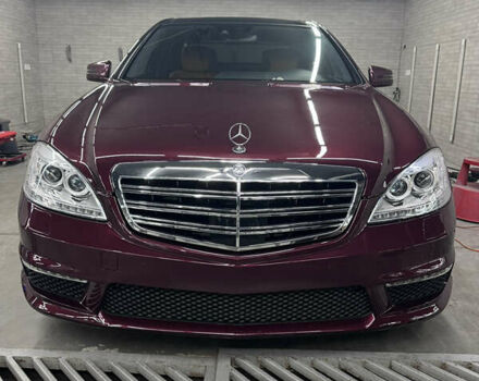 Красный Мерседес С Класс, объемом двигателя 5.51 л и пробегом 350 тыс. км за 15000 $, фото 2 на Automoto.ua