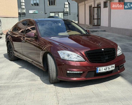 Красный Мерседес С Класс, объемом двигателя 5.5 л и пробегом 274 тыс. км за 12900 $, фото 1 на Automoto.ua