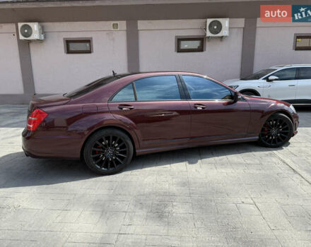 Красный Мерседес С Класс, объемом двигателя 5.5 л и пробегом 274 тыс. км за 12900 $, фото 2 на Automoto.ua