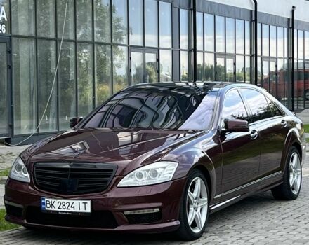 Мерседес С Класс 2007 в Ровно на Automoto.ua Красный Мерседес С Класс, объемом двигателя 4.7 л и пробегом 315 тыс. км за 7700 $, фото 2 на Automoto.ua