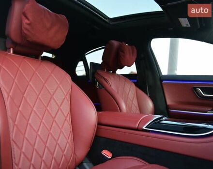 Красный Мерседес С Класс, объемом двигателя 4 л и пробегом 51 тыс. км за 99999 $, фото 75 на Automoto.ua