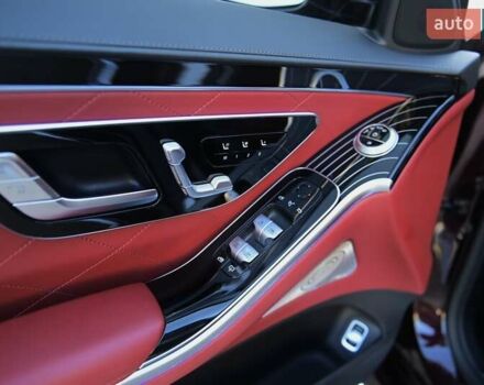 Красный Мерседес С Класс, объемом двигателя 4 л и пробегом 51 тыс. км за 99999 $, фото 49 на Automoto.ua