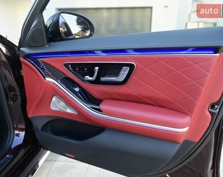 Красный Мерседес С Класс, объемом двигателя 4 л и пробегом 51 тыс. км за 99999 $, фото 74 на Automoto.ua