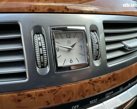 Мерседес С Класс, объемом двигателя 5.5 л и пробегом 112 тыс. км за 53000 $, фото 12 на Automoto.ua