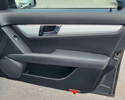 Мерседес С Класс, объемом двигателя 2.1 л и пробегом 266 тыс. км за 10500 $, фото 25 на Automoto.ua