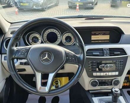 Мерседес С Класс, объемом двигателя 2.2 л и пробегом 363 тыс. км за 12790 $, фото 22 на Automoto.ua
