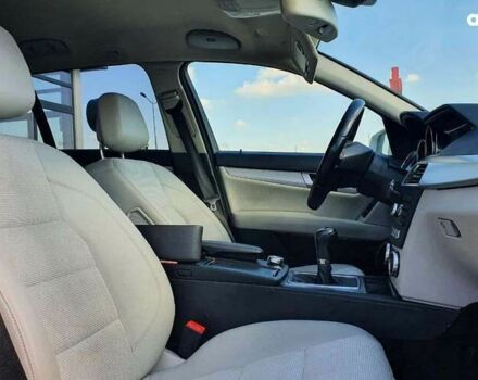 Мерседес С Класс, объемом двигателя 2.2 л и пробегом 363 тыс. км за 12790 $, фото 24 на Automoto.ua