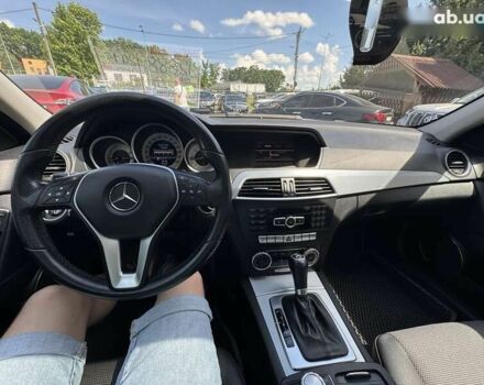 Мерседес С Класс, объемом двигателя 2.2 л и пробегом 259 тыс. км за 12700 $, фото 24 на Automoto.ua