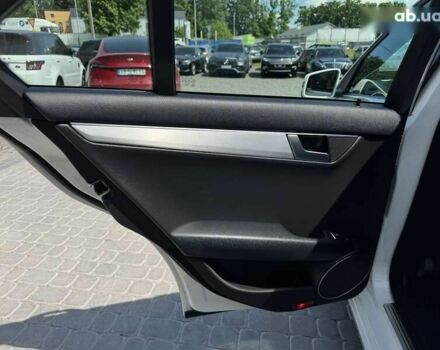 Мерседес С Класс, объемом двигателя 2.2 л и пробегом 259 тыс. км за 12700 $, фото 18 на Automoto.ua
