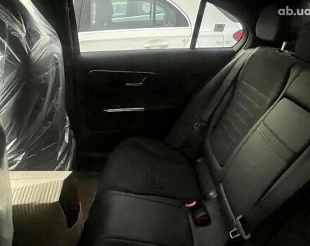 Мерседес С Клас, об'ємом двигуна 1.99 л та пробігом 3 тис. км за 53145 $, фото 12 на Automoto.ua