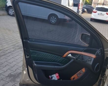 Желтый Мерседес С Класс, объемом двигателя 6 л и пробегом 205 тыс. км за 11197 $, фото 5 на Automoto.ua