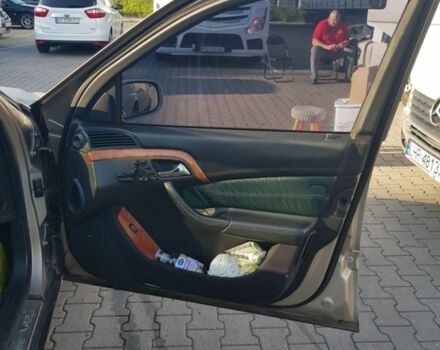 Желтый Мерседес С Класс, объемом двигателя 6 л и пробегом 205 тыс. км за 11197 $, фото 6 на Automoto.ua