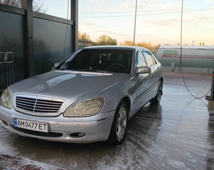 Серый Мерседес С Класс, объемом двигателя 3.2 л и пробегом 200 тыс. км за 5500 $, фото 1 на Automoto.ua