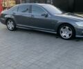 Сірий Мерседес С Клас, об'ємом двигуна 5.4 л та пробігом 255 тис. км за 14000 $, фото 3 на Automoto.ua