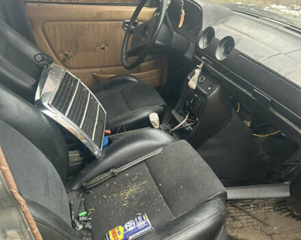 Серый Мерседес С Класс, объемом двигателя 1.97 л и пробегом 300 тыс. км за 750 $, фото 1 на Automoto.ua