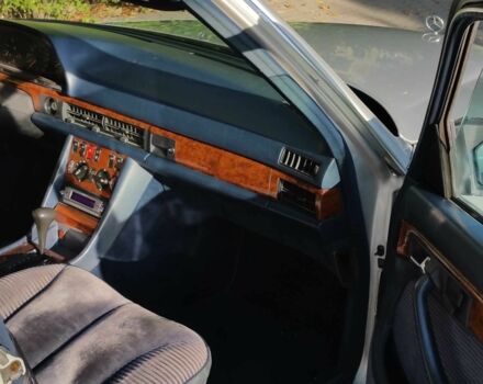 Серый Мерседес С Класс, объемом двигателя 3.8 л и пробегом 288 тыс. км за 15000 $, фото 11 на Automoto.ua