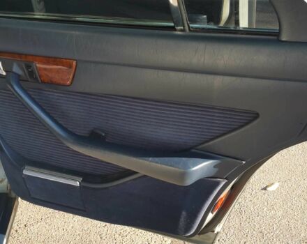 Серый Мерседес С Класс, объемом двигателя 3.8 л и пробегом 288 тыс. км за 15000 $, фото 10 на Automoto.ua