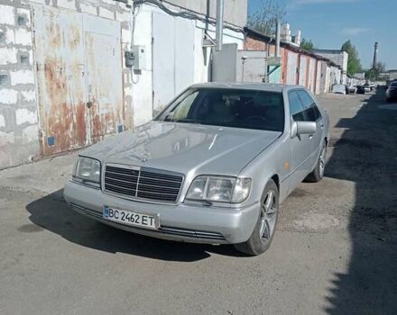 Сірий Мерседес С Клас, об'ємом двигуна 3 л та пробігом 300 тис. км за 3600 $, фото 1 на Automoto.ua