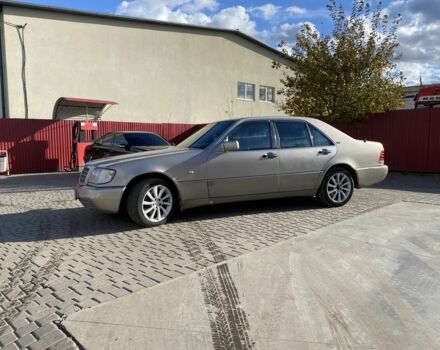 Серый Мерседес С Класс, объемом двигателя 4 л и пробегом 399 тыс. км за 3700 $, фото 2 на Automoto.ua