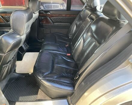 Серый Мерседес С Класс, объемом двигателя 4 л и пробегом 399 тыс. км за 3700 $, фото 7 на Automoto.ua