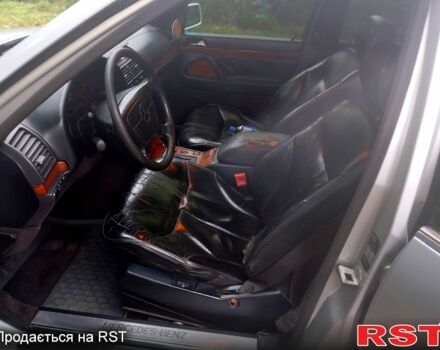 Сірий Мерседес С Клас, об'ємом двигуна 3.2 л та пробігом 395 тис. км за 4500 $, фото 5 на Automoto.ua