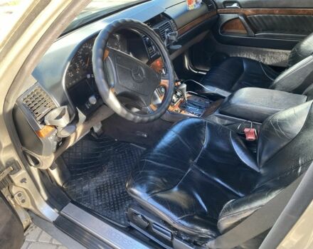 Серый Мерседес С Класс, объемом двигателя 4 л и пробегом 399 тыс. км за 3700 $, фото 5 на Automoto.ua