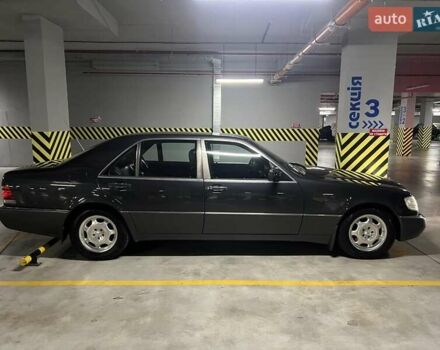 Серый Мерседес С Класс, объемом двигателя 3.2 л и пробегом 193 тыс. км за 12000 $, фото 3 на Automoto.ua